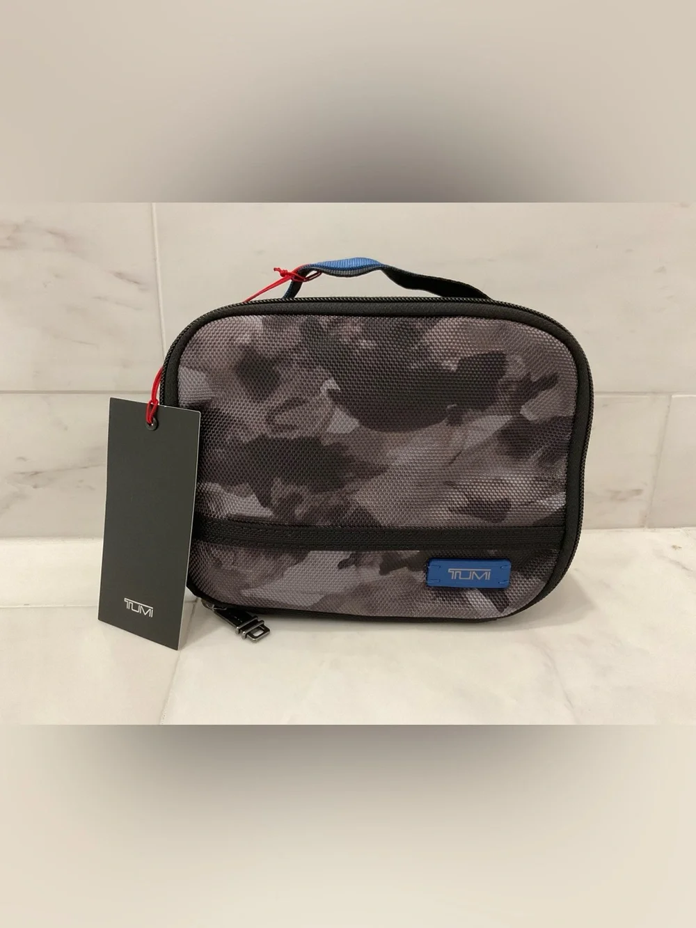NEW TUMI Zippered CUBE TRAVEL POUCH - Cosmetic Bag - MOUNTAIN CAMO